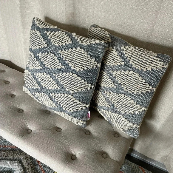 SOLD OUT / Rare Denim Throw Pillows from Wayfair (Set of 2) - Retail Over 130 - Picture 2 of 6